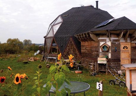 Self-sufficient dome house