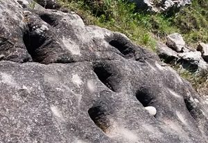 Comechingón mortars in the bedrock
